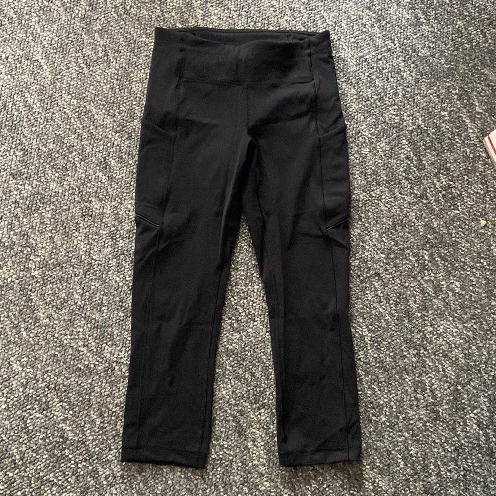 Lululemon Speed Up Crop, Size 4